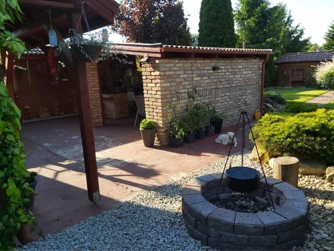 Nyirjes Vendeghaz Hotel Balassagyarmat Exterior photo