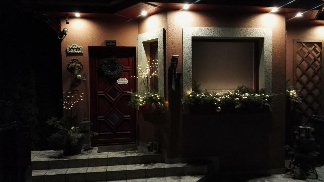 Nyirjes Vendeghaz Hotel Balassagyarmat Exterior photo